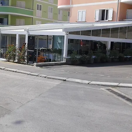 Prsic Apartment Premantura